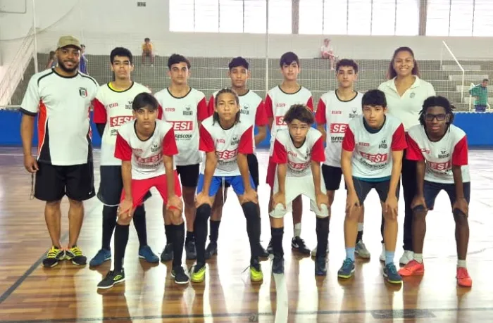 Futsal do SuperEscola do polo Caiçara vence amistoso