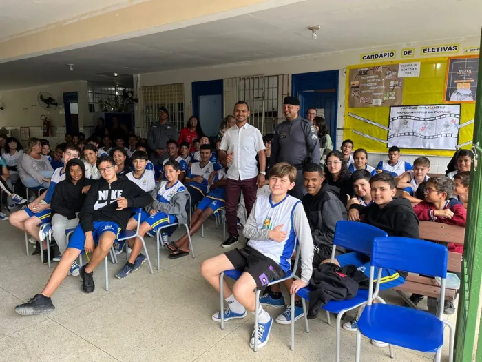 Patrulha Escolar do 10º BPM promove palestra sobre bullying para estudantes do ensino fundamental