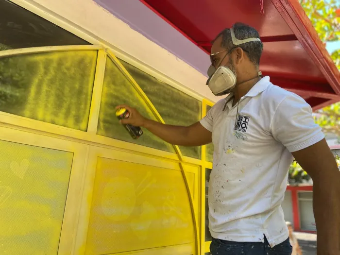 Obras: Revitalizado, Coreto da Praça Duque de Caxias ganha pintura moderna e vibrante