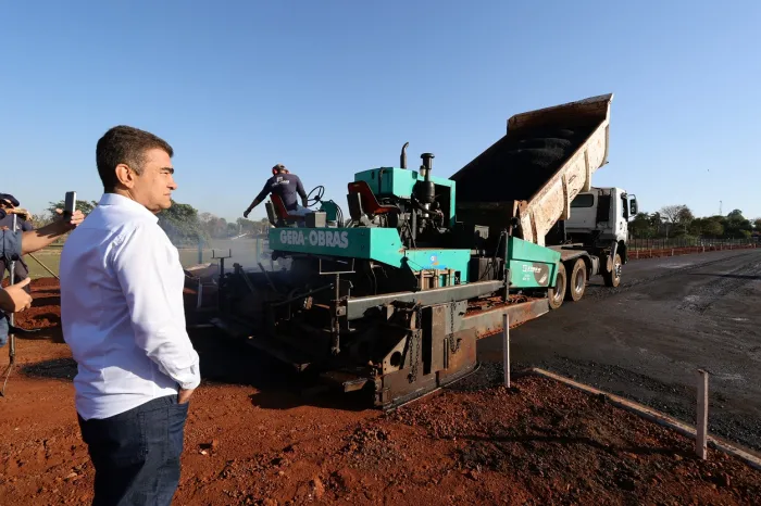 Duplicação da Aziz Rasselen avança e já muda cenário próximo ao Parque Antenor Martins