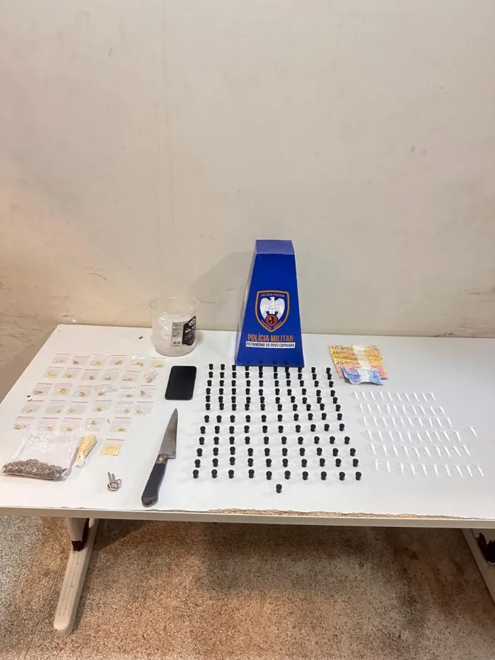 PM apreende entorpecentes e detém suspeito de gerenciar tráfico em Guarapari