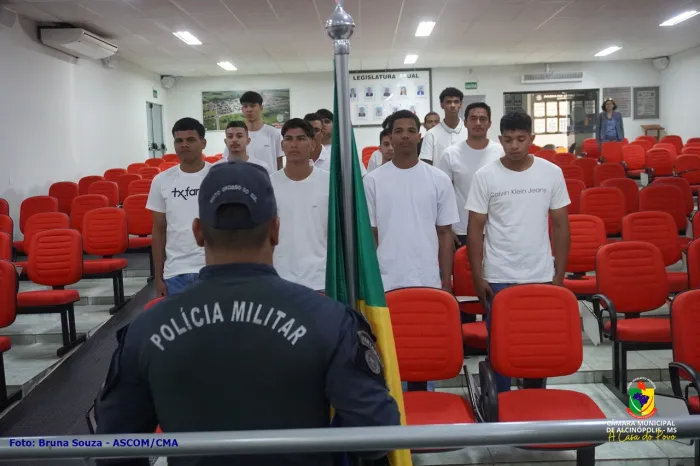 Polícia Militar apoia cerimônia de dispensa do serviço militar obrigatório em Alcinópolis