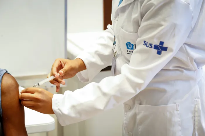 Até o momento, 152,4 mil doses das vacinas foram aplicadas no público alvo - Edu Kapps/SMS