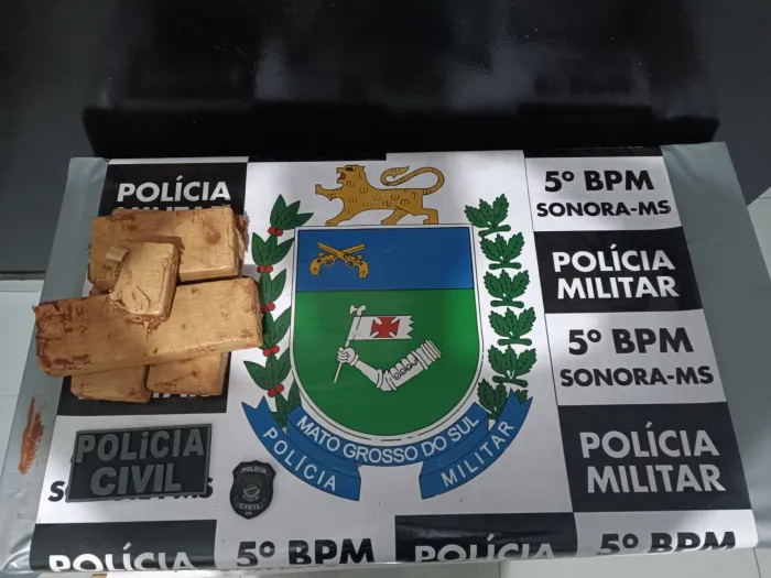 Polícia Militar e Polícia Civil em operação conjunta resulta na prisão de jovem por tráfico de drogas e apreensão de maconha em Sonora