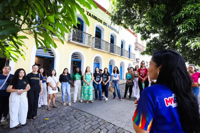 Setur-MA oferece city tour pelo Centro Histórico de São Luís para estudantes da Faculdade Laboro