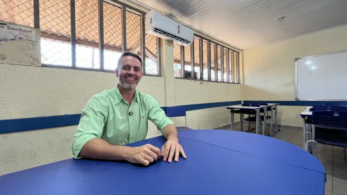 Escola Maria Izaura recebe serviço de climatização após décadas de espera