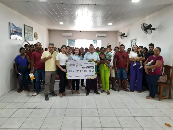 Sasc realiza entrega simbólica de cartões de Alimentação para famílias em situação de grave risco involuntário em Fartura do Piauí