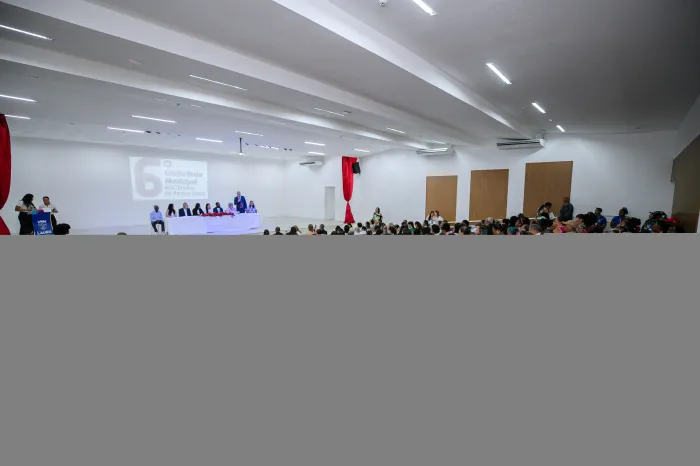 Público da 6ª Conferência Municipal dos Direitos da Pessoa Idosa lota auditório do CEEPTIC