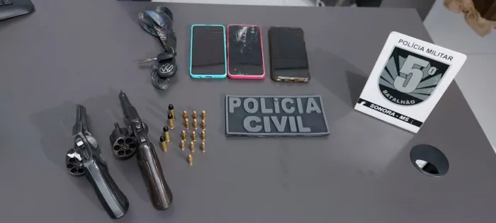 Polícia Militar e Polícia Civil prendem autores em flagrante por porte ilegal de arma e apreendem revólveres em Sonora