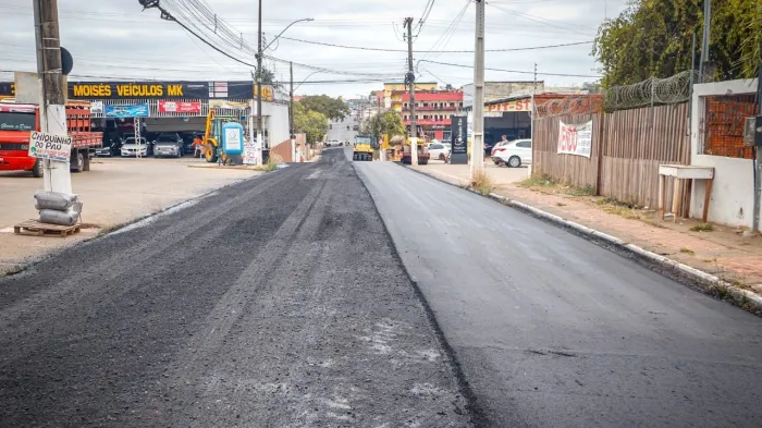Prefeitura de Rio Branco realiza recapeamento mecanizado na Rua Rio de Janeiro