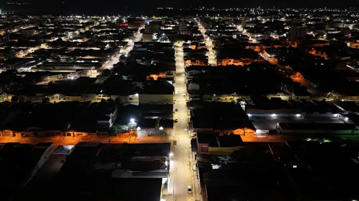 Ilumina Marabá: Moradores da Avenida Manaus, no bairro Novo Horizonte, comemoram chegada do programa