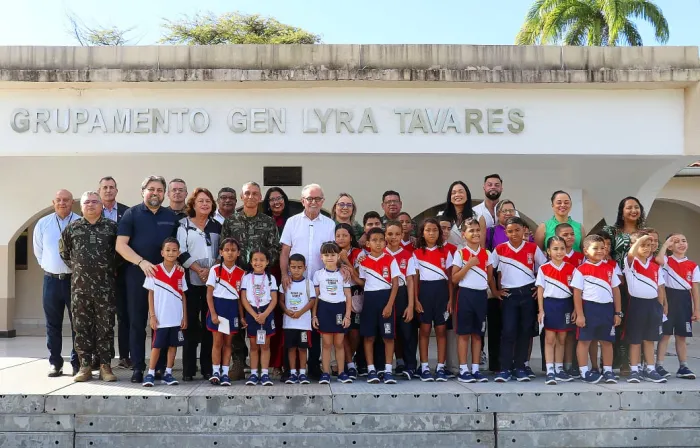 Cícero Lucena firma parceria com o Exército e cria projeto de musicalização para crianças do Residencial Vista Alegre