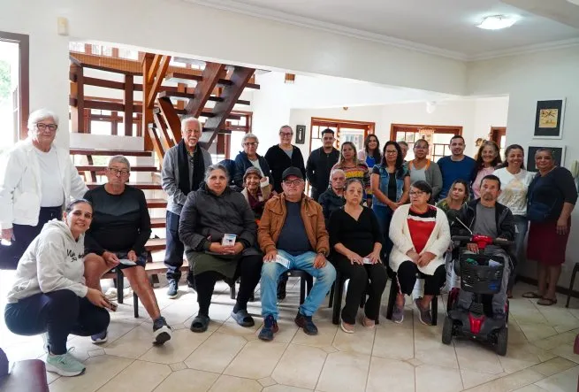 Prefeitura de São Sebastião realiza palestra sobre prevenção de quedas com idosos em Juquehy