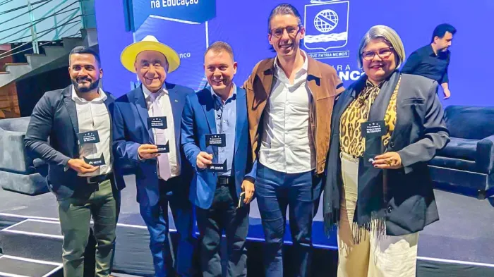 Gestão municipal de Rio Branco é destaque e recebe troféu Impacto na Educação durante evento da Mind Lab em São Paulo