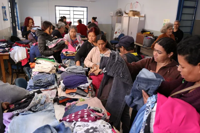 Prefeitura já distribuiu mais de 9 mil peças de roupas e calçados nos brechós solidários