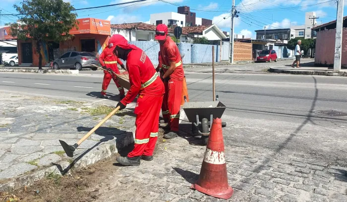 Agentes da Emlur realizam ações de manutenção e conservação em 19 bairros