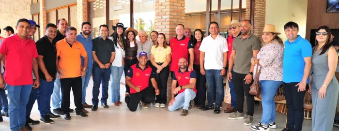 Iracema Vale visita a 33ª edição da Vaquejada de Colinas e destaca importância do evento para a cultura e a economia do Maranhão