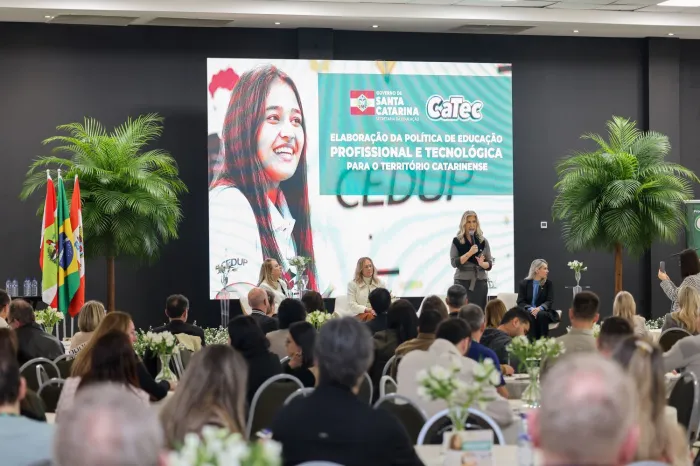 Educação de SC realiza seminário para elaborar política que intensificará produção de mão de obra em todas as regiões do Estado