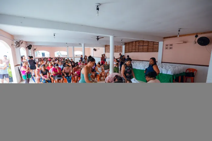 Famílias de Portão e Areia Branca recebem 400kg de leite em pó
