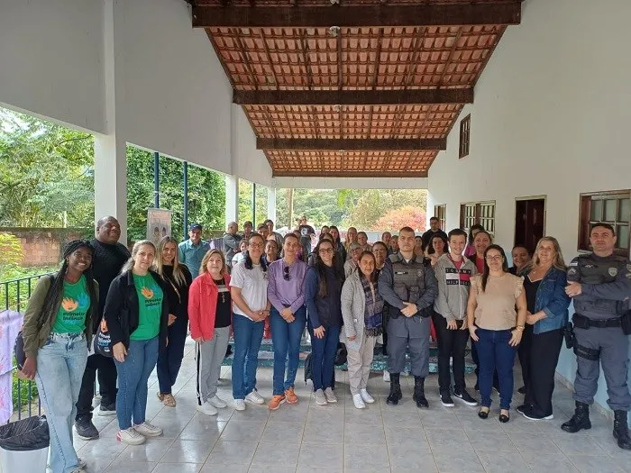 Policiais militares da 15ª Cia Ind. participam da campanha Agosto Lilás em Apiacá