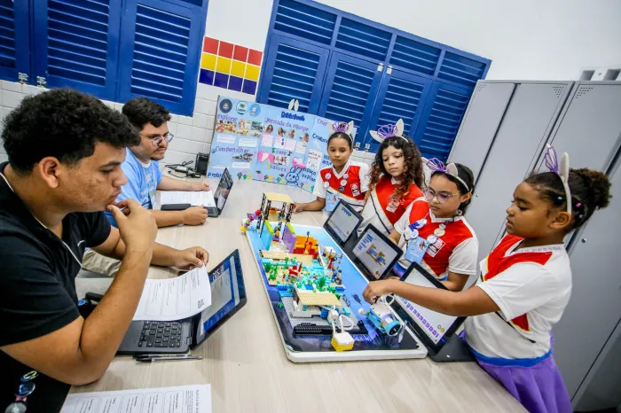 Revolução tecnológica na escola pública: como João Pessoa se tornou potência nacional em robótica