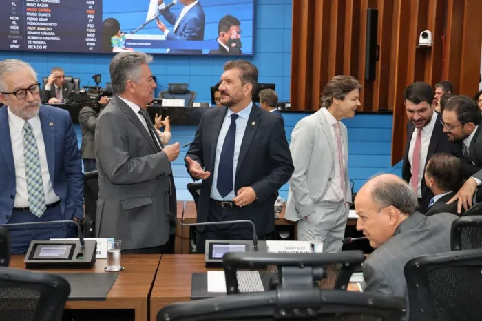 Na sessão ordinária desta quarta-feira, os deputados estaduais aprovaram outras duas propostas