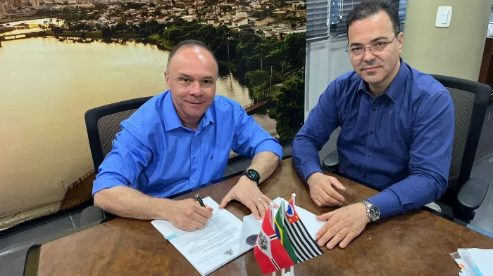 Prefeito Coronel Fábio Candido sanciona lei das PPPs