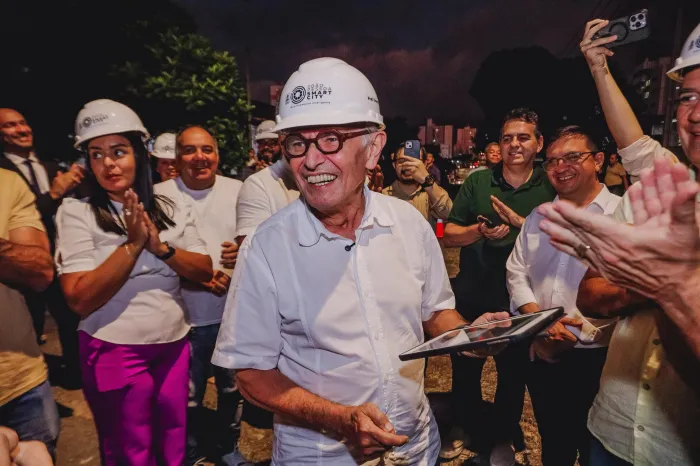Cícero Lucena inicia modernização da iluminação pública com tecnologia de Cidades Inteligentes