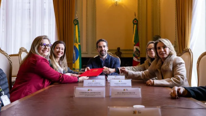 Projeto de construção de escolas do governo Eduardo Leite será adotado pelo Ministério da Educação