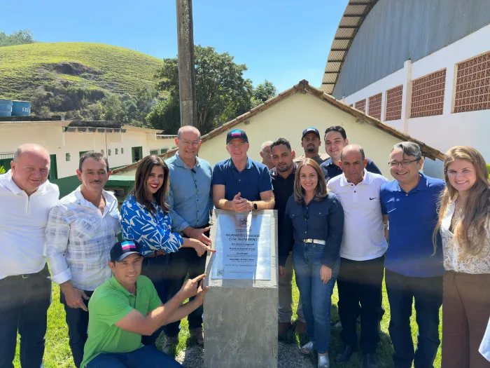 Governador entrega recapeamento de estrada rural em Alto Rio Novo e visita obras da ES-320 em Mantenópolis
