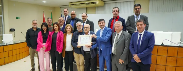Prof. Romildo de Lima recebe Moção de Aplausos na Câmara Municipal