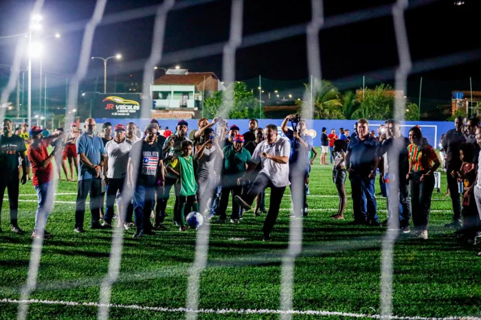 Brandão inaugura espaço para atividades esportivas na região do São Francisco e Ilhinha