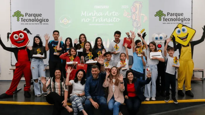 História de exemplo no trânsito e na vida coroa Minha Arte no Trânsito