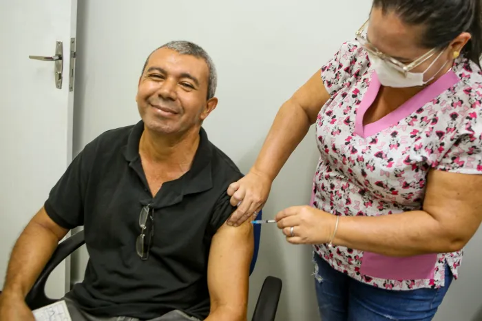 Vacinação masculina é essencial em todas as fases da vida