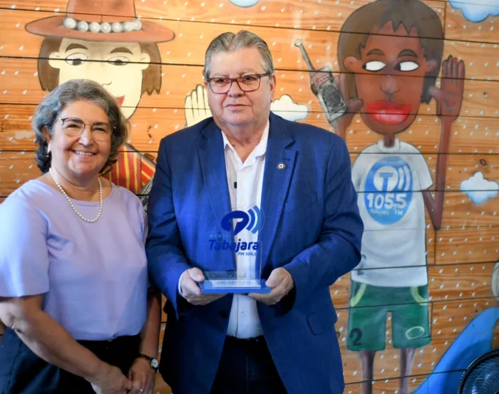 Governador é homenageado nos 40 anos da sede da Rádio Tabajara e destaca investimentos na emissora