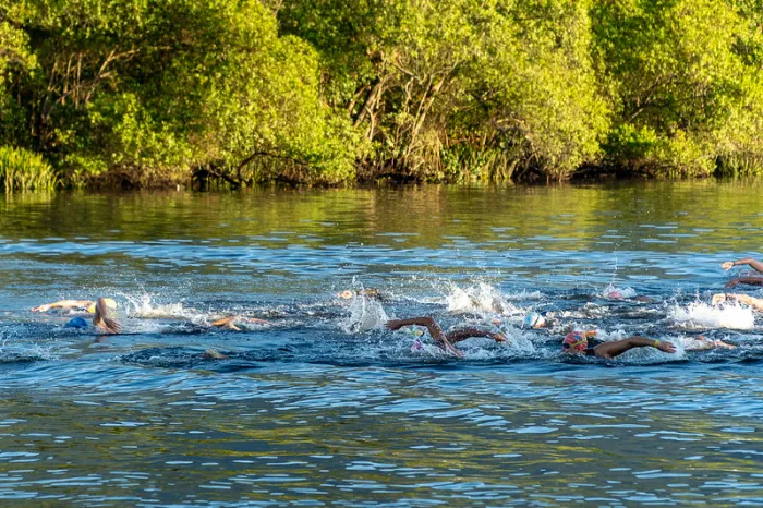 Maratona aquática em Bertioga terá número recorde de participantes neste sábado (16)