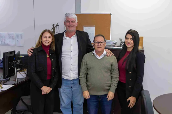 Câmara de São Sebastião homenageia advogados e destaca atuação do Departamento Jurídico