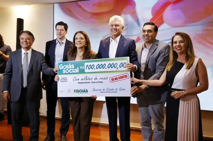 Governador Ronaldo Caiado e coordenadora do Goiás Social, primeira-dama Gracinha Caiado, lançaram programa Equipa Social (Foto: André Saddi e Rômullo Carvalho)