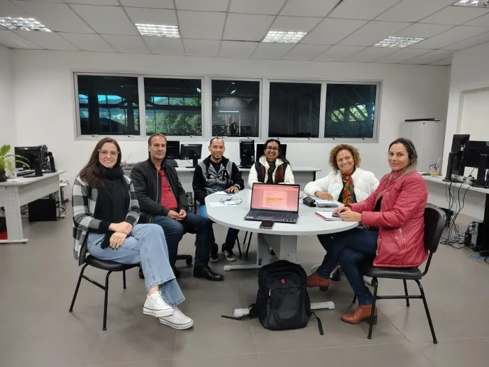 Assistência Social e Sicos promovem reunião sobre ações integradas para os imigrantes de SC