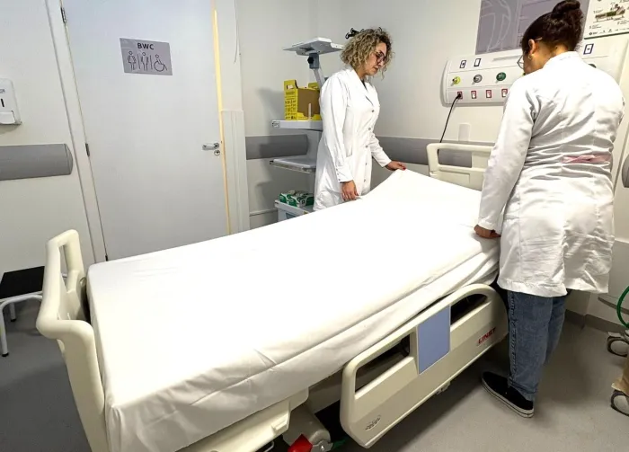Hospital Regional de São José recebe novas camas elétricas com balança para UTI