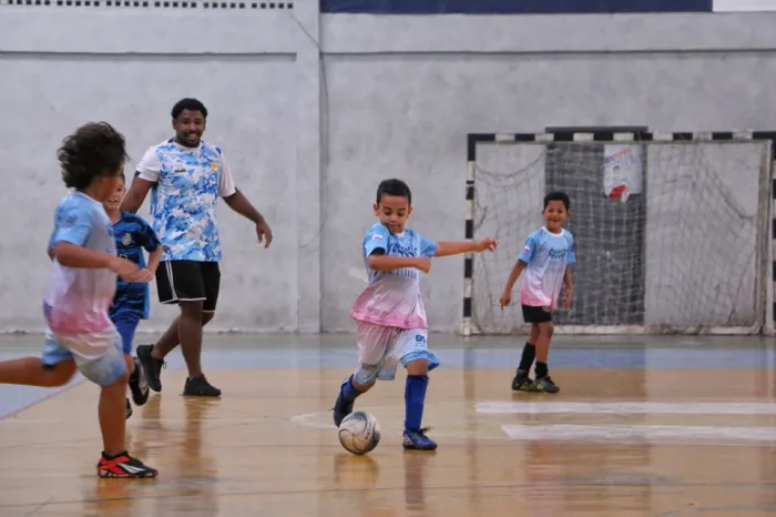 Sesport abre novas vagas para aulas gratuitas de futsal do projeto Campeões de Futuro