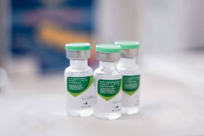 Vacina é o melhor caminho para reduzir o número de casos e mortes por câncer de colo do útero e outras doenças associadas ao HPV (Foto: Iron Braz)