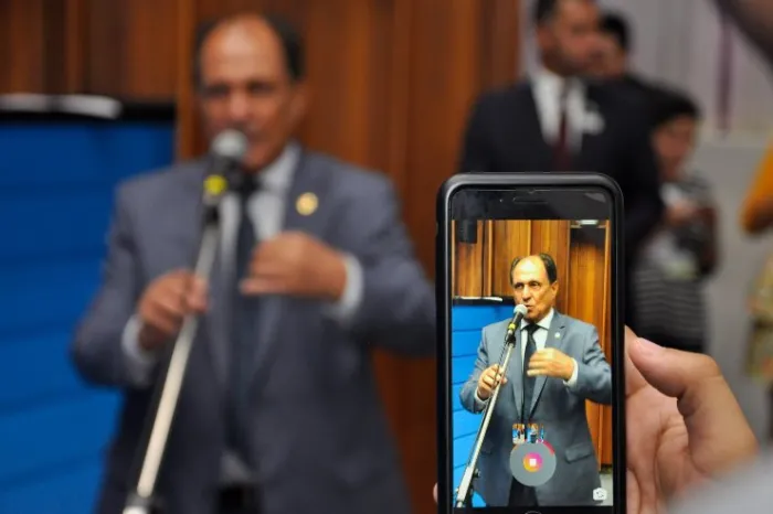 Deputado Zé Teixeira atende demandas de Campo Grande e Dourados