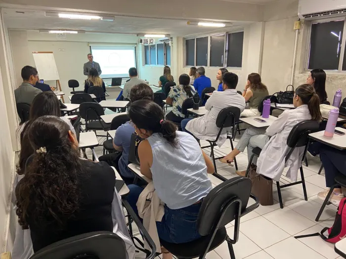 Palestra no Hospital Municipal Santa Isabel discute tratamento médico em pacientes Testemunhas de Jeová