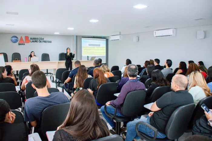 Escola de Governo de Lauro de Freitas promove capacitação sobre nova lei de licitações e contratos