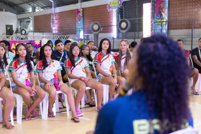 Campeã mundial Ana Paula inspira atletas maranhenses em bate-papo no Espaço Agita JEMs