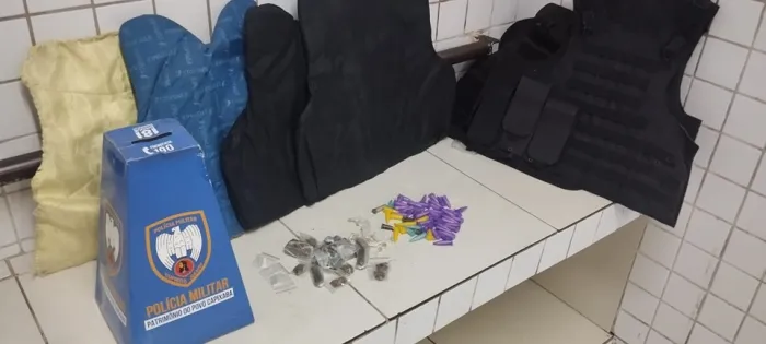 6º BPM registra a apreensão de drogas e prisão de suspeito na Serra