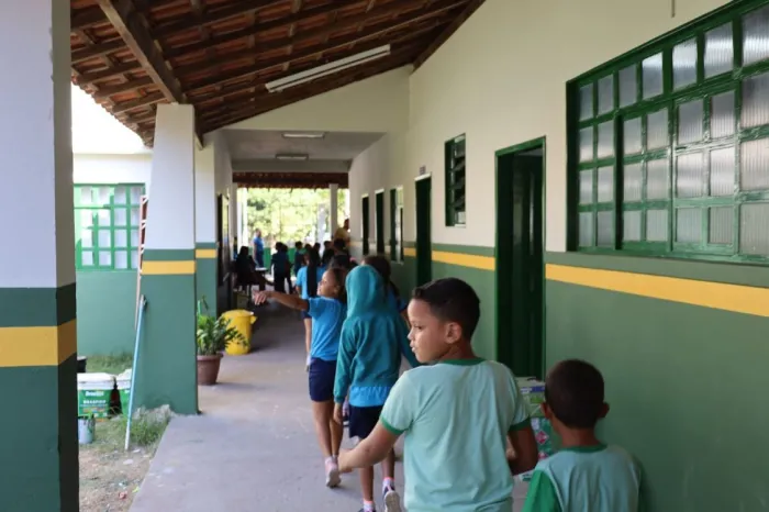 Obras: Escola Professora Terezinha de Souza Ramos ganha revitalização e troca de mobiliários