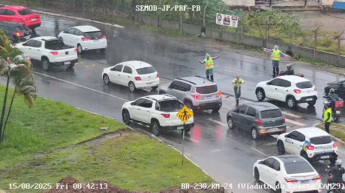 Semob-JP atua com plano emergencial para garantir mobilidade durante fortes chuvas em João Pessoa