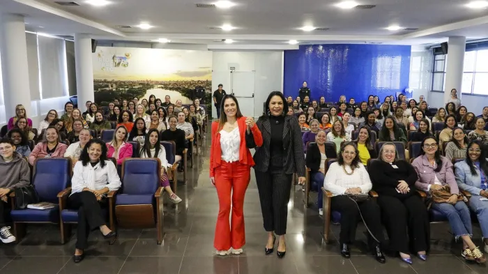 Servidoras da Prefeitura tiram dúvidas com promotora